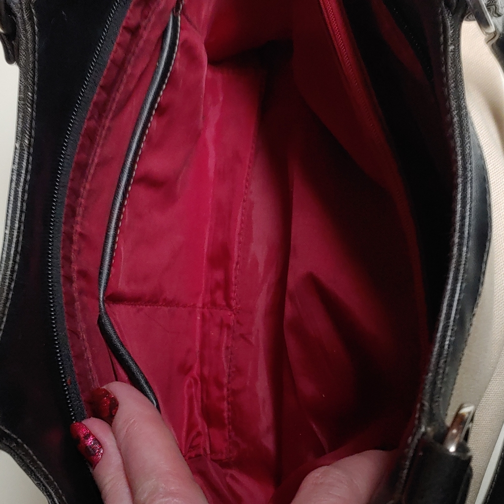 Frankie and Johnnie Dainty Vintage Shoulder Bag - Picture 16 of 16